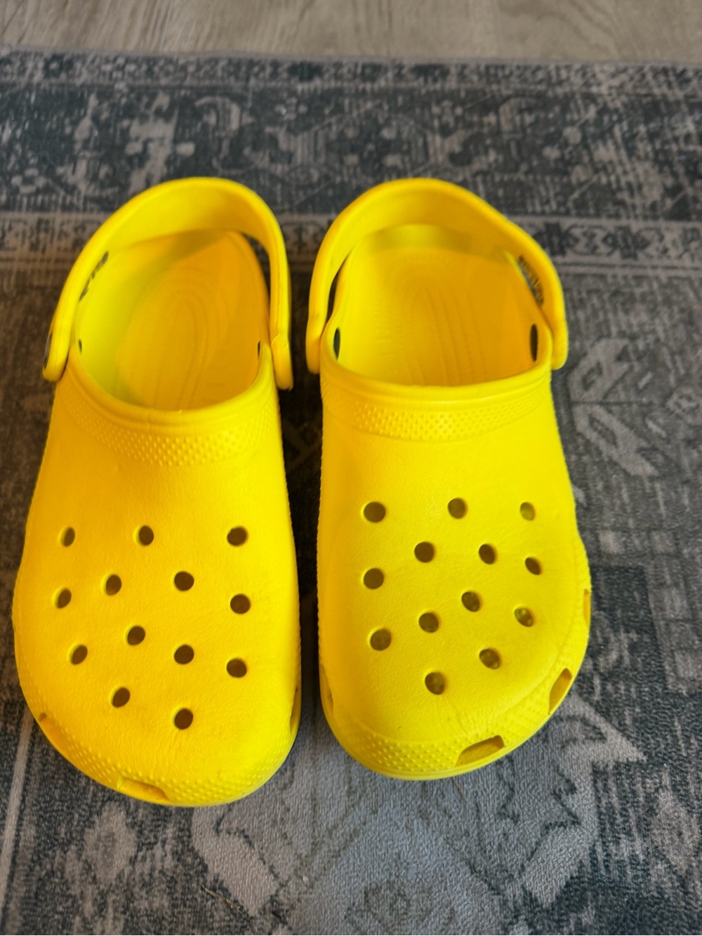 CROCS womens Bright Yellow Classic Clogs size 8 - Picture 3 of 5